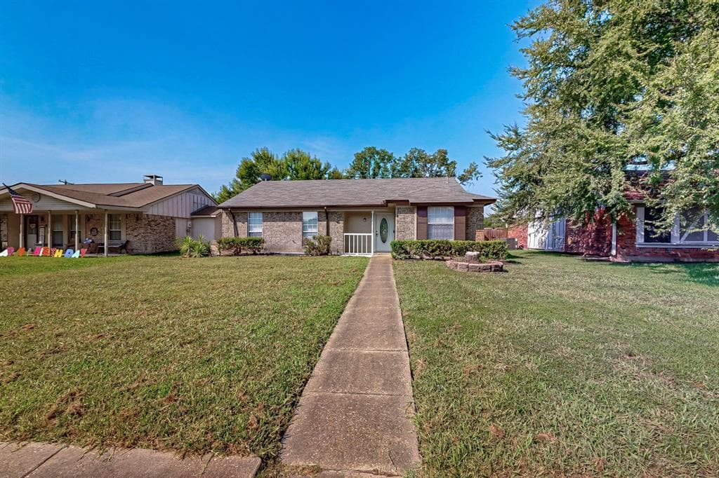 707 Shadybrook Lane, Seagoville TX 75159