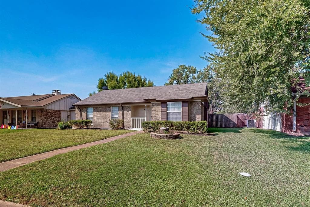 707 Shadybrook Lane, Seagoville TX 75159 - Photo 2