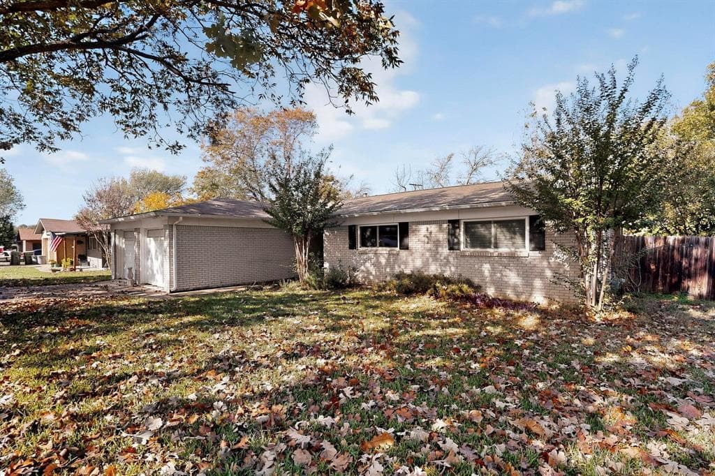 7609 Deaver Drive, North Richland Hills TX 76180 - Photo 2