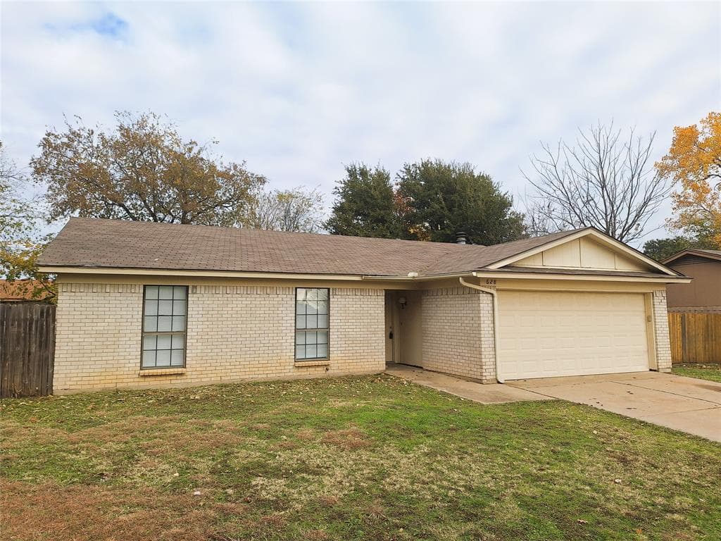 628 Edwards Drive, Saginaw TX 76179 - Photo 2