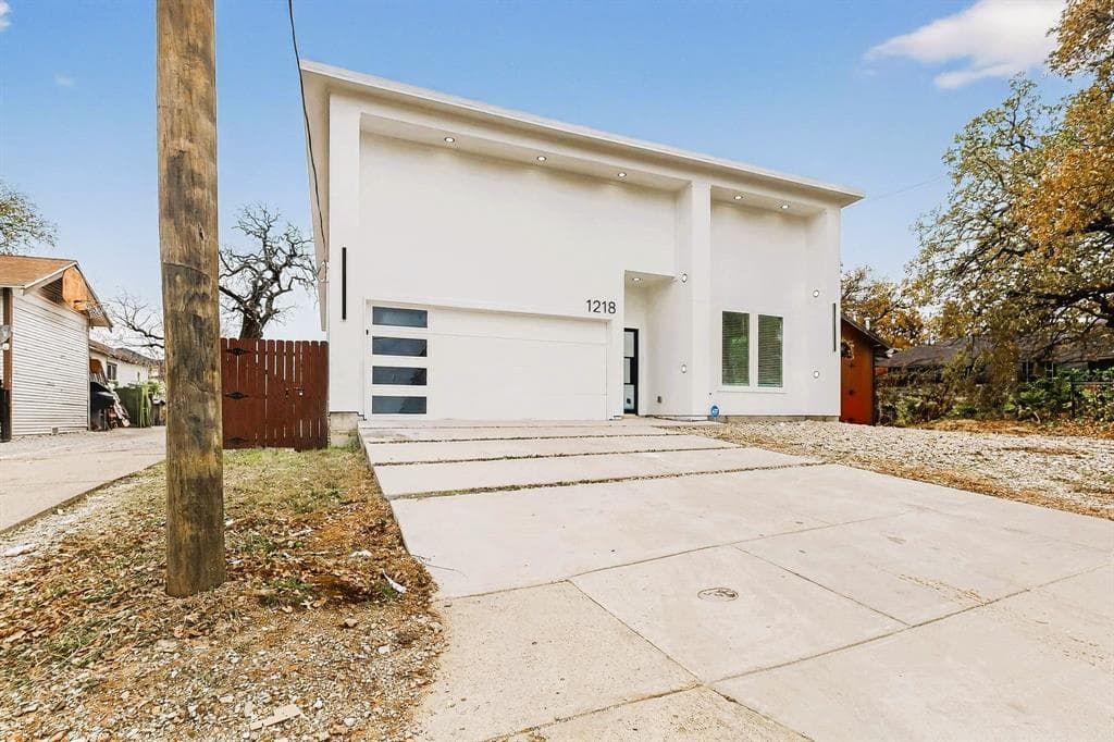1218 Grant Street, Dallas TX 75203