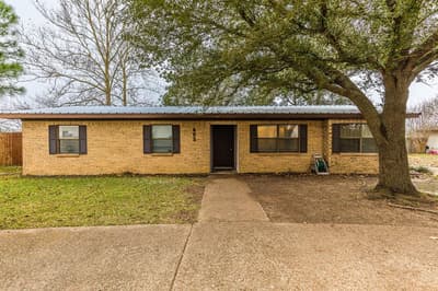 805 N Fullerton Avenue, Dawson TX 76639