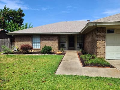 221 Lansford Drive, Benbrook TX 76126 - Photo 2