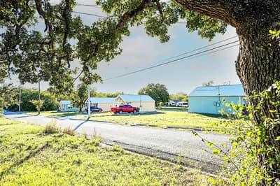 204 W Riley Street, Bowie TX 76230 - Photo 3