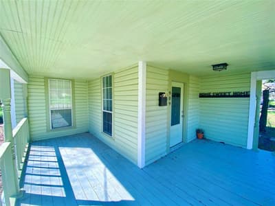 909 W 10th Street, Bonham TX 75418 - Photo 3