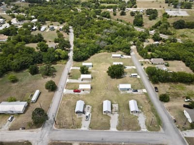 507 Ussery Street, Bowie TX 76230 - Photo 3