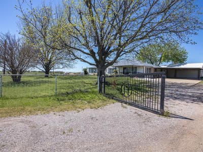 1006 County Road 2475, Alvord TX 76225 - Photo 5