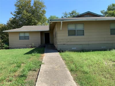 400 N Weaver Street, Gainesville TX 76240 - Photo 2