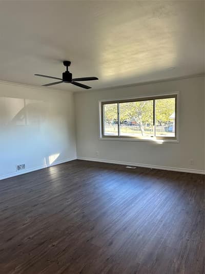 900 Roberts Street, Bowie TX 76230 - Photo 4