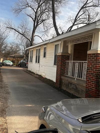 4706 Parry Avenue, Dallas TX 75223 - Photo 2