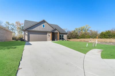 304 Kelcey Court, Trenton TX 75490