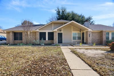 802 Blessing Creek Drive, Euless TX 76039
