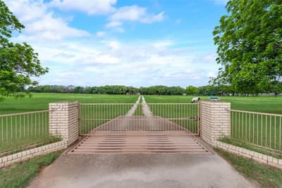 460 J E Woody Road, Springtown TX 76082 - Photo 3