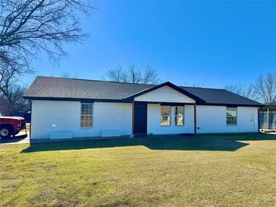 704 Shady Grove Court, Granbury TX 76049 - Photo 2