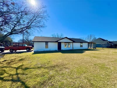 704 Shady Grove Court, Granbury TX 76049
