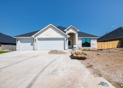 809 Sunnys Halo Drive, Hewitt TX 76643