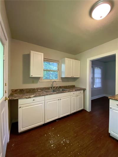 2725 Lasker Avenue, Waco TX 76707 - Photo 3