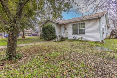 2325 Park Avenue, Waco TX 76706 - Photo 3