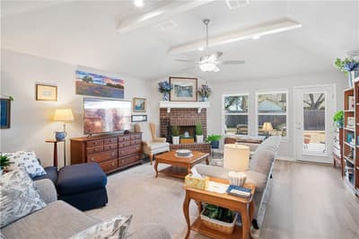422 Travis Drive, McGregor TX 76657 - Photo 3