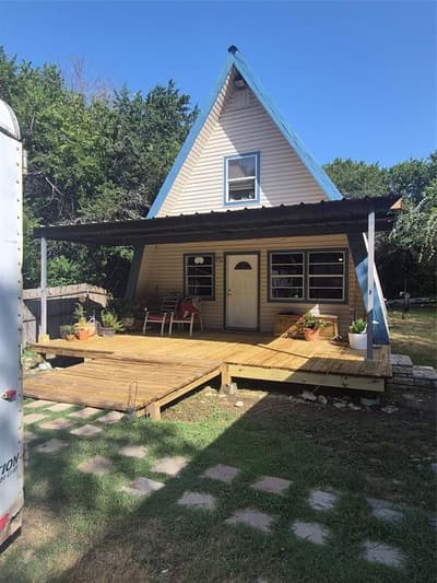 1015 Comanche Cove Drive, Granbury TX 76048