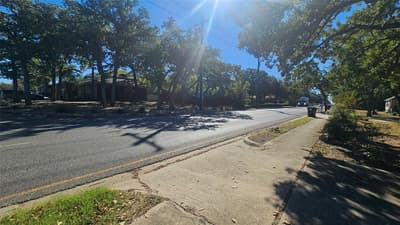 2621 N Locust Street, Denton TX 76209 - Photo 3