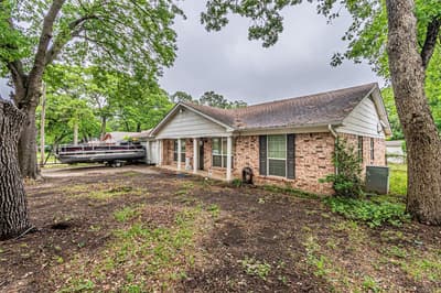2525 Warren Lane, Fort Worth TX 76112 - Photo 2