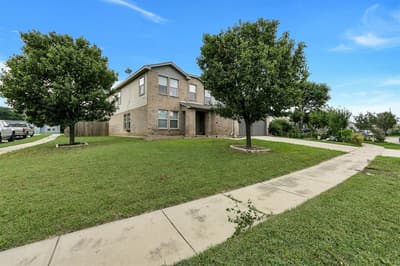6021 Lucas Court, Fort Worth TX 76119 - Photo 3