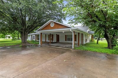 103 S San Jacinto Street, Whitney TX 76692 - Photo 2