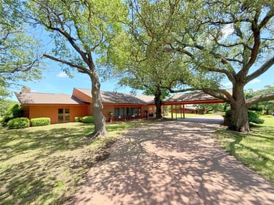 905 Bennett Drive, Bowie TX 76230 - Photo 2