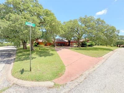 905 Bennett Drive, Bowie TX 76230
