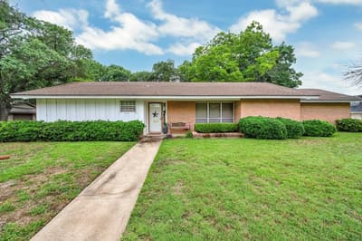 2832 Wooded Acres Drive, Waco TX 76710 - Photo 2