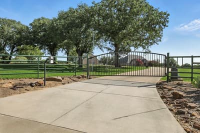 12886 Saint John Road, Pilot Point TX 76258 - Photo 2