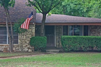 305 Bryan Street, Glen Rose TX 76043