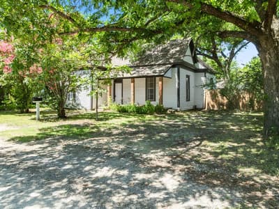 102 Chestnut Street, Hillsboro TX 76645