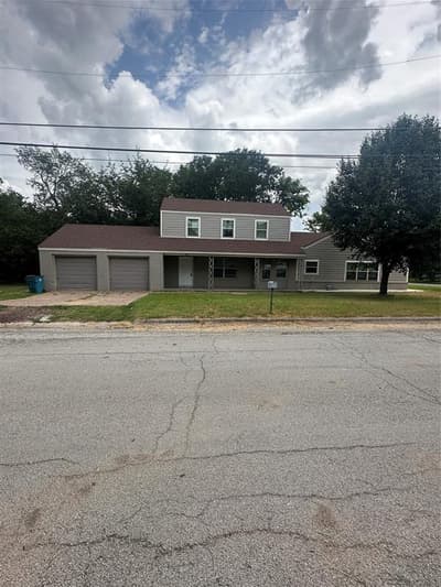 701 Hulme Street, Bowie TX 76230