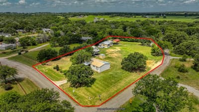 221 Briar Oaks Drive, Azle TX 76020