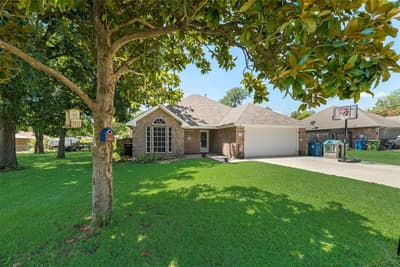 104 E North Street, Aubrey TX 76227 - Photo 2