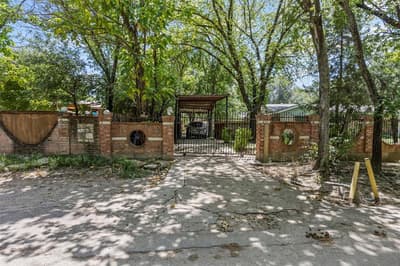 1152 Elva Warren Street, Fort Worth TX 76115