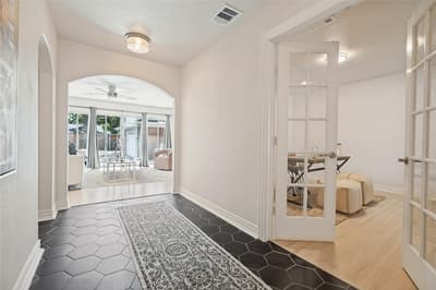 806 Knott Place, Dallas TX 75208 - Photo 3