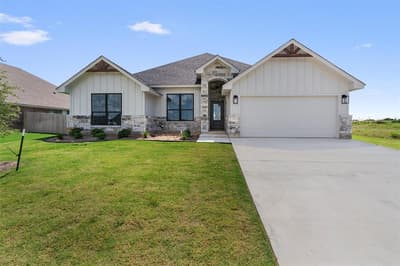 1313 Red Rock Road, Hewitt TX 76643