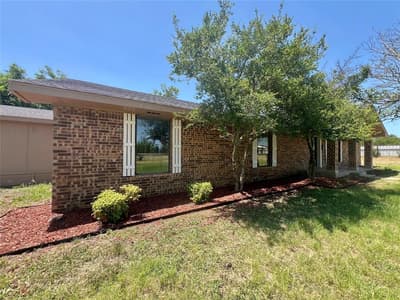 150 Sandlin Court, Springtown TX 76082 - Photo 3