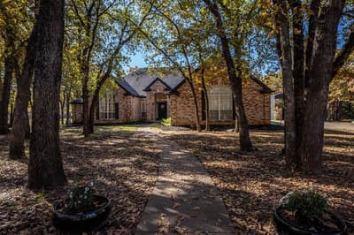 230 River Oaks Drive, Combine TX 75159