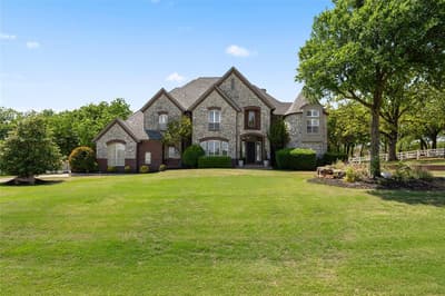 419 E Hickory Ridge Circle, Argyle TX 76226 - Photo 2