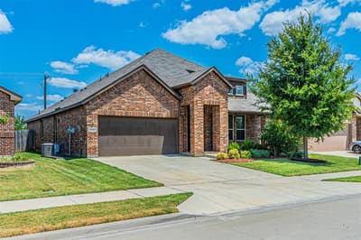 11460 Starlight Ranch Trail, Fort Worth TX 76052 - Photo 2