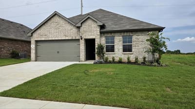 240 KINLEY Street, Grandview TX 76050