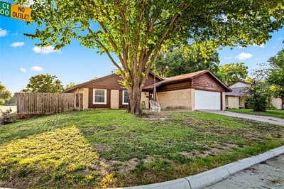 2837 Corrida Court, Grand Prairie TX 75052 - Photo 2