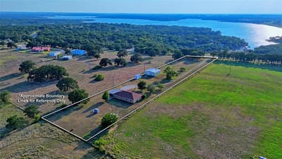 1740 Oak Shores Road, Nocona TX 76255