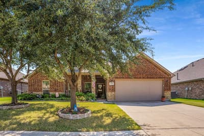 2932 Saddle Creek Drive, Fort Worth TX 76177 - Photo 2