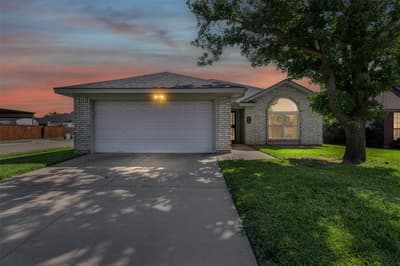 7301 Wagonwheel Road, Fort Worth TX 76133 - Photo 2