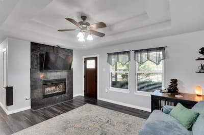 112 Lawndale Drive, Waxahachie TX 75165